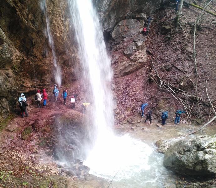 Három király vízesés